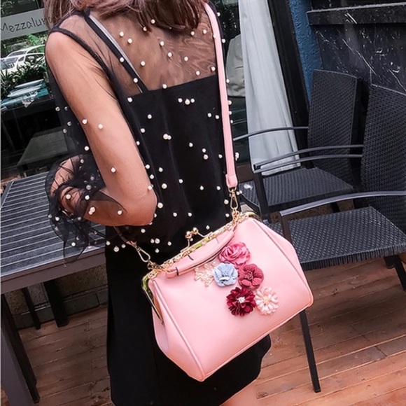 Flower Applique Kiss Lock PU Leather Bag (Pink) - Picture 2 of 5